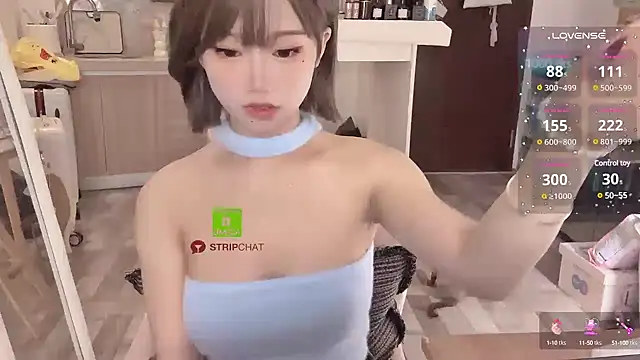 Snapshot of -XunMengLong- chatting on 5, 12, 2024 -XunMengLong- online show from 5, 12, 2024