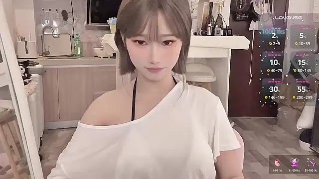 Snapshot of -XunMengLong- chatting on 5, 3, 2025 -XunMengLong- online show from 5, 3, 2025