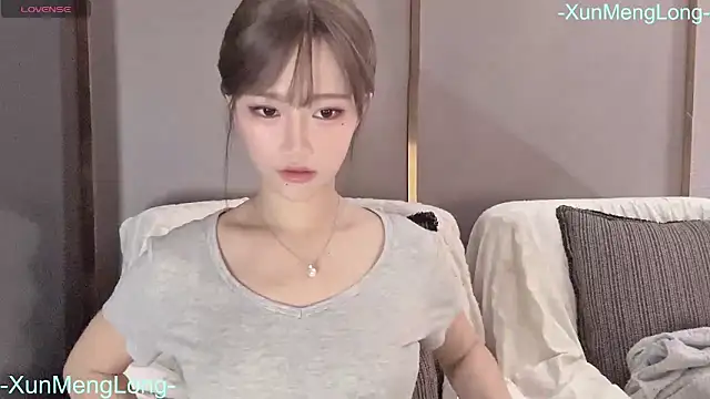 Snapshot of -XunMengLong- chatting on 6, 1, 2026 -XunMengLong- online show from 6, 1, 2026