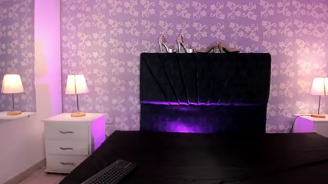 Snapshot of BritneySweet_ chatting on 25, 4, 2026 BritneySweet online show from 25, 4, 2026