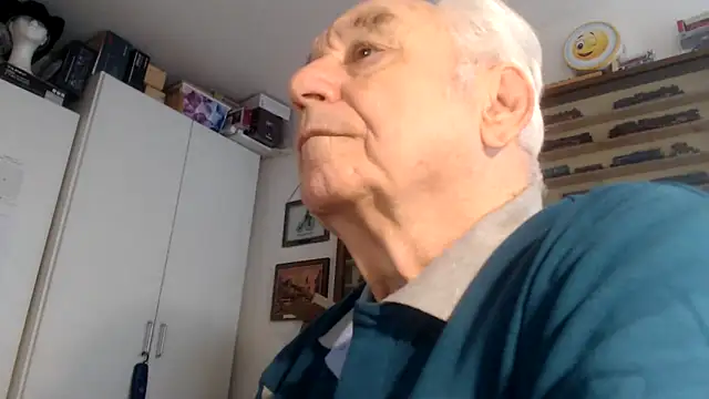 Snapshot of utilisasinus chatting on 27, 10, 2025 utilisasinus online show from 27, 10, 2025