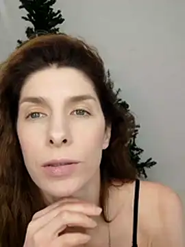 Snapshot of YourSuperModel chatting on 3, 12, 2025 YourSuperModel online show from 3, 12, 2025