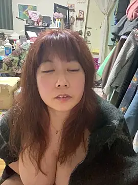 Snapshot of Nolstein chatting on 4, 2, 2025 Nolstein online show from 4, 2, 2025