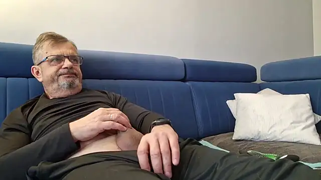 Snapshot of axecoman60 chatting on 26, 2, 2025 axecoman60 online show from 26, 2, 2025