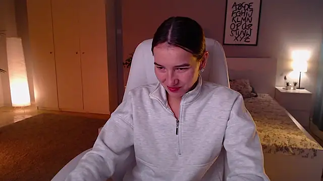 Snapshot of Bellla_Haddid chatting on 12, 10, 2025 Bellla Haddid online show from 12, 10, 2025