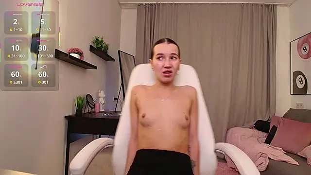 Snapshot of Bellla_Haddid chatting on 19, 11, 2025 Bellla Haddid online show from 19, 11, 2025