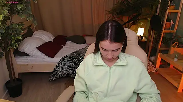 Snapshot of Bellla_Haddid chatting on 20, 11, 2025 Bellla Haddid online show from 20, 11, 2025