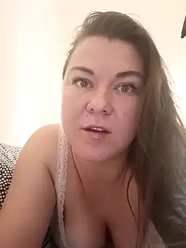 LunikaLunaX online show from 2, 2, 2026