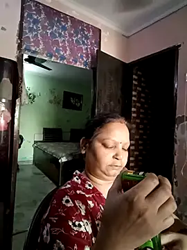 Snapshot of Kavya_kapoor chatting on 19, 4, 2026 Kavya kapoor online show from 19, 4, 2026