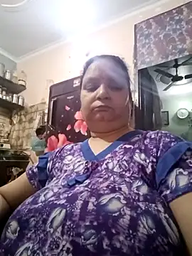 Snapshot of Kavya_kapoor chatting on 22, 4, 2026 Kavya kapoor online show from 22, 4, 2026