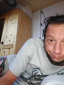 Snapshot of obiwan61 chatting on 3, 3, 2026 obiwan61 online show from 3, 3, 2026