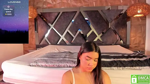 Snapshot of Rose_Evans__ chatting on 14, 12, 2025 Rose Evans online show from 14, 12, 2025