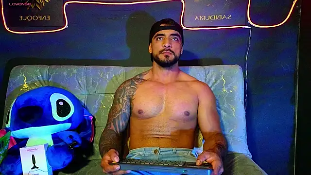 Snapshot of ERIC_HARRISON chatting on 15, 11, 2025 ERIC HARRISON online show from 15, 11, 2025