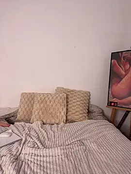 Heidi11 online show from 4, 3, 2025