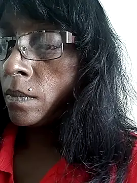 Snapshot of mamakarma1403 chatting on 9, 3, 2025 mamakarma1403 online show from 9, 3, 2025