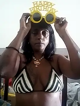 Snapshot of mamakarma1403 chatting on 14, 3, 2025 mamakarma1403 online show from 14, 3, 2025