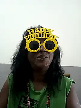 Snapshot of mamakarma1403 chatting on 21, 3, 2025 mamakarma1403 online show from 21, 3, 2025