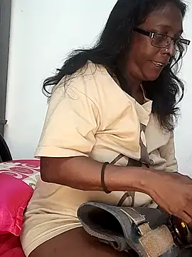 Snapshot of mamakarma1403 chatting on 9, 9, 2025 mamakarma1403 online show from 9, 9, 2025