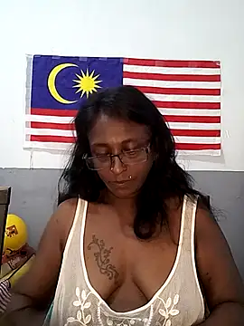 Snapshot of mamakarma1403 chatting on 14, 9, 2025 mamakarma1403 online show from 14, 9, 2025