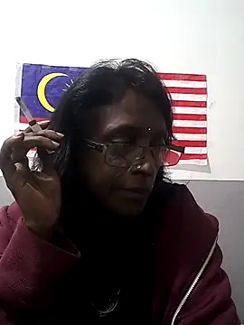 Snapshot of mamakarma1403 chatting on 29, 9, 2025 mamakarma1403 online show from 29, 9, 2025