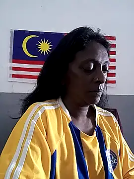 Snapshot of mamakarma1403 chatting on 2, 10, 2025 mamakarma1403 online show from 2, 10, 2025