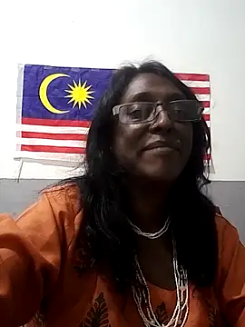 Snapshot of mamakarma1403 chatting on 2, 10, 2025 mamakarma1403 online show from 2, 10, 2025