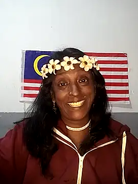 Snapshot of mamakarma1403 chatting on 12, 10, 2025 mamakarma1403 online show from 12, 10, 2025