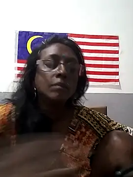 Snapshot of mamakarma1403 chatting on 21, 10, 2025 mamakarma1403 online show from 21, 10, 2025