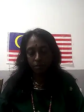 Snapshot of mamakarma1403 chatting on 26, 10, 2025 mamakarma1403 online show from 26, 10, 2025