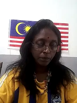 Snapshot of mamakarma1403 chatting on 27, 10, 2025 mamakarma1403 online show from 27, 10, 2025