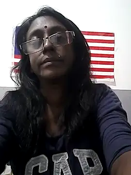 Snapshot of mamakarma1403 chatting on 29, 10, 2025 mamakarma1403 online show from 29, 10, 2025