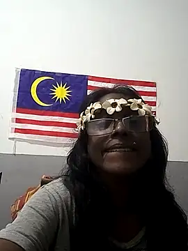 Snapshot of mamakarma1403 chatting on 31, 10, 2025 mamakarma1403 online show from 31, 10, 2025