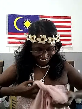 Snapshot of mamakarma1403 chatting on 1, 11, 2025 mamakarma1403 online show from 1, 11, 2025