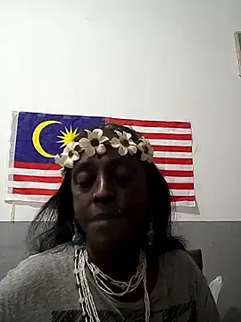 Snapshot of mamakarma1403 chatting on 1, 11, 2025 mamakarma1403 online show from 1, 11, 2025