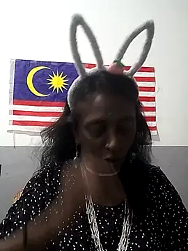 Snapshot of mamakarma1403 chatting on 2, 11, 2025 mamakarma1403 online show from 2, 11, 2025