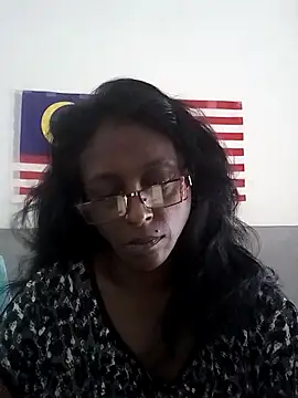 Snapshot of mamakarma1403 chatting on 5, 11, 2025 mamakarma1403 online show from 5, 11, 2025