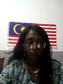 Snapshot of mamakarma1403 chatting on 5, 11, 2025 mamakarma1403 online show from 5, 11, 2025