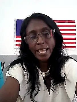 Snapshot of mamakarma1403 chatting on 13, 11, 2025 mamakarma1403 online show from 13, 11, 2025