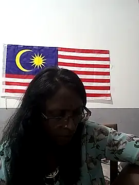 Snapshot of mamakarma1403 chatting on 15, 11, 2025 mamakarma1403 online show from 15, 11, 2025