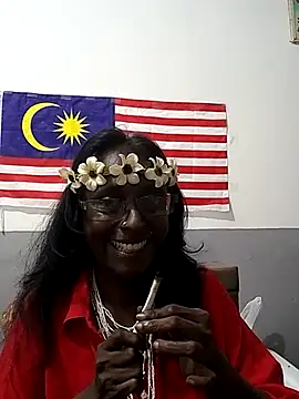 Snapshot of mamakarma1403 chatting on 16, 11, 2025 mamakarma1403 online show from 16, 11, 2025