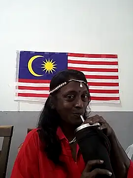 Snapshot of mamakarma1403 chatting on 17, 11, 2025 mamakarma1403 online show from 17, 11, 2025