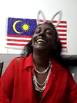 Snapshot of mamakarma1403 chatting on 17, 11, 2025 mamakarma1403 online show from 17, 11, 2025