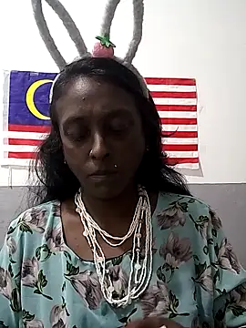 Snapshot of mamakarma1403 chatting on 18, 11, 2025 mamakarma1403 online show from 18, 11, 2025