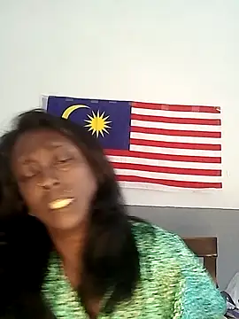 Snapshot of mamakarma1403 chatting on 22, 11, 2025 mamakarma1403 online show from 22, 11, 2025