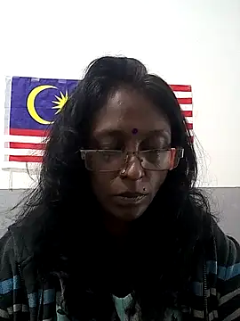 Snapshot of mamakarma1403 chatting on 25, 11, 2025 mamakarma1403 online show from 25, 11, 2025