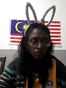 Snapshot of mamakarma1403 chatting on 26, 11, 2025 mamakarma1403 online show from 26, 11, 2025