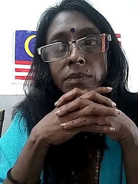 Snapshot of mamakarma1403 chatting on 27, 11, 2025 mamakarma1403 online show from 27, 11, 2025