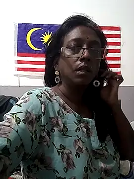 Snapshot of mamakarma1403 chatting on 3, 12, 2025 mamakarma1403 online show from 3, 12, 2025