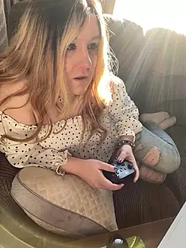 PuckBunny17 online show from 13, 12, 2024