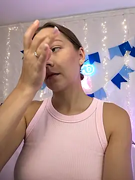 Snapshot of AliceBrayan chatting on 23, 9, 2025 AliceBrayan online show from 23, 9, 2025